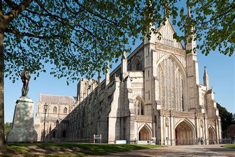 winchester cathedral history